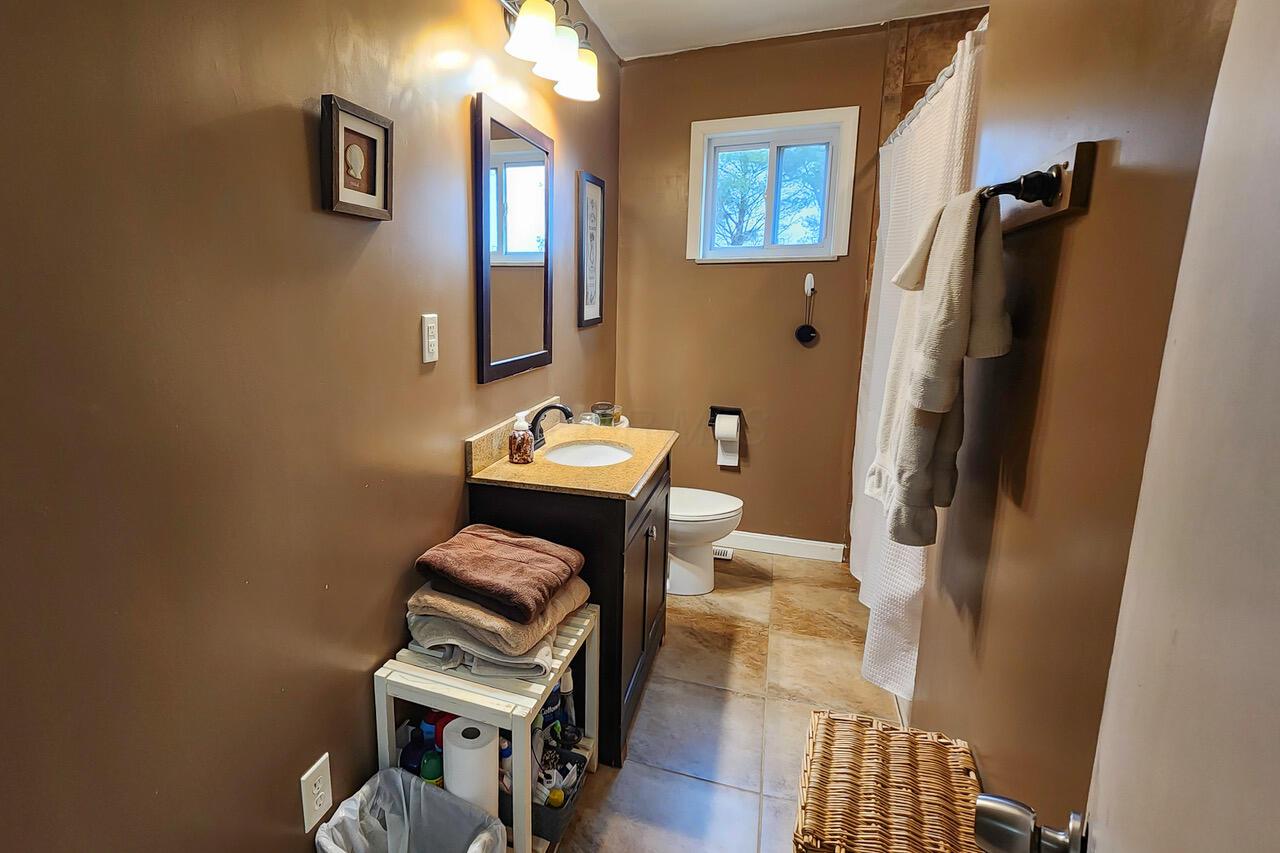 4633 Steamtown Road Ashley, OH 43003 - Photo 14 of 19 Full Bathroom