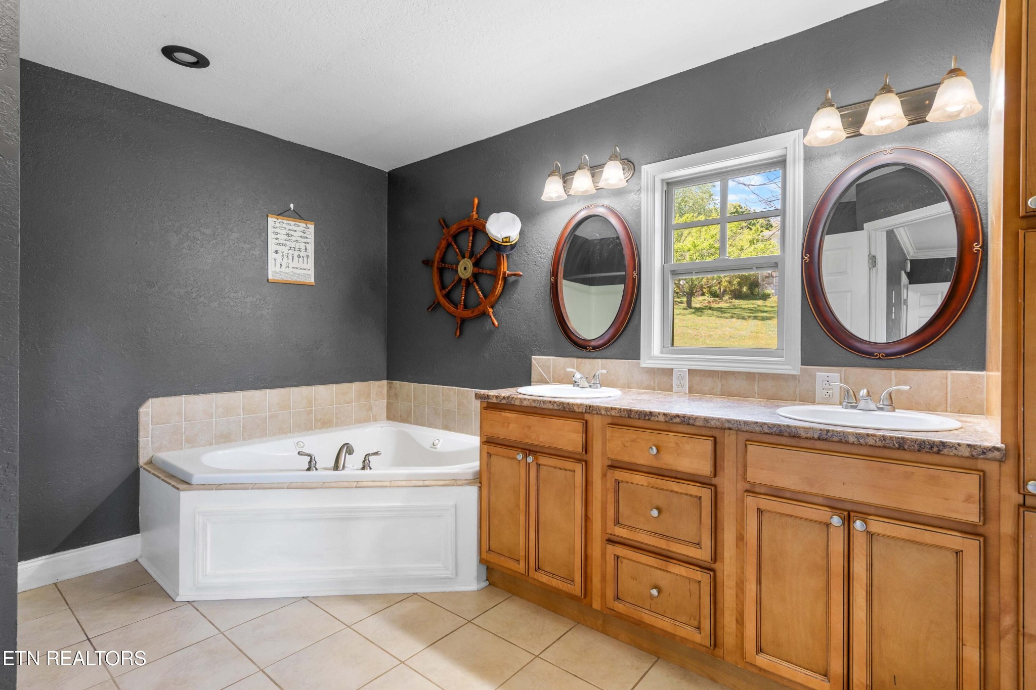 172 Mountain View Road Jacksboro, TN 37757 - Photo 17 of 29 Gallery Image 17