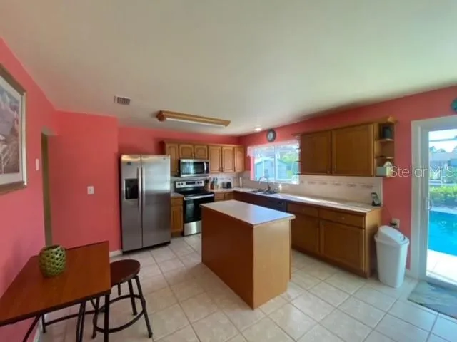 $4,000 | 18058 Avonsdale Circle, Port Charlotte, FL 33948