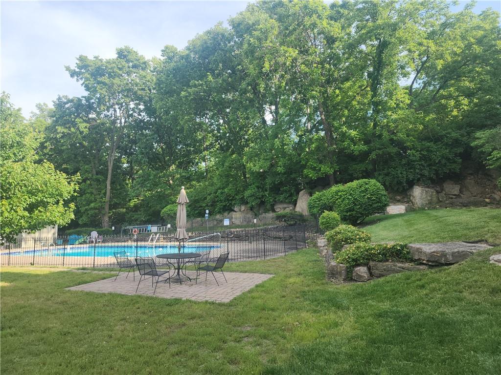 111 West Bannister Road, Unit 2 Kansas City, MO 64114 - Photo 4 of 5