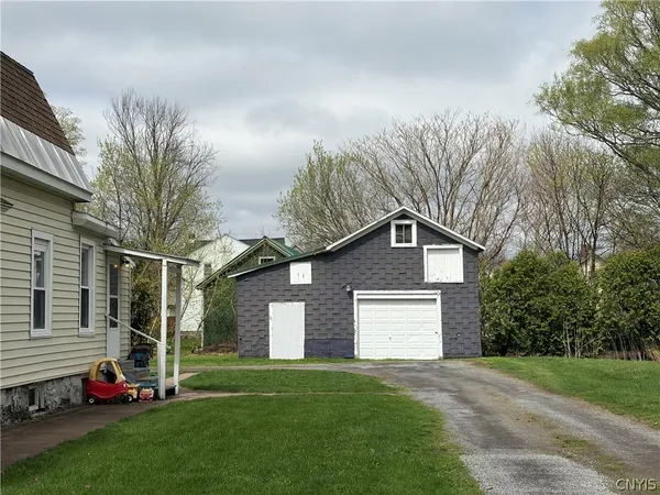 $215,000 | 108 West Lewis Street, Lenox, NY 13032
