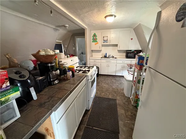$215,000 | 108 West Lewis Street, Lenox, NY 13032