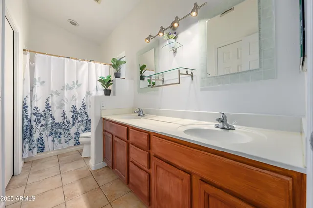 $2,190 | 3408 East Rockwood Drive, Phoenix, AZ 85050