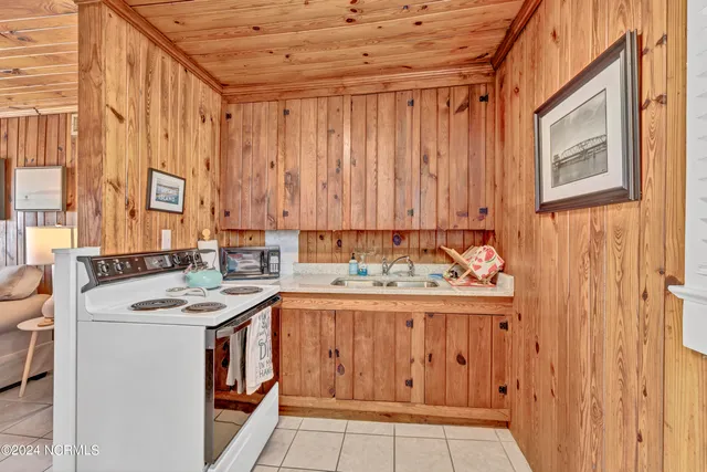 $1,225,000 | Undisclosed Address, Topsail Beach, NC 28445