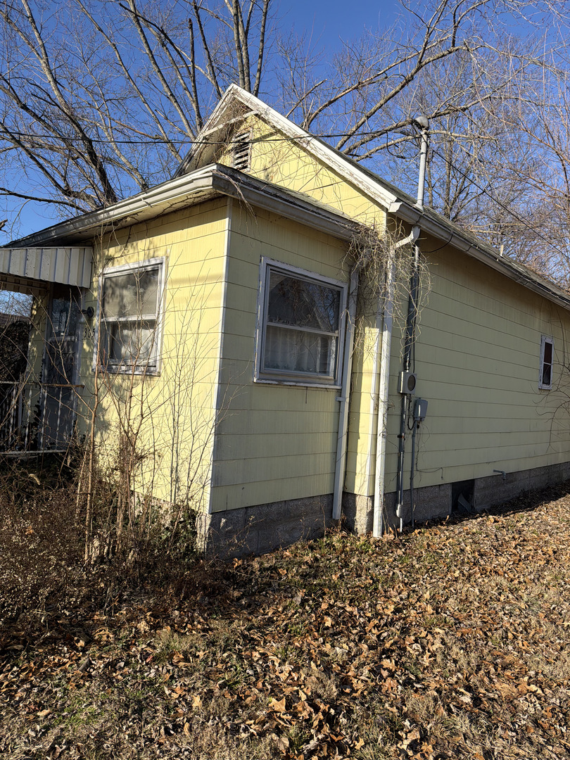 365 South 2nd Street Livingston, IL 62058 - Photo 2 of 6