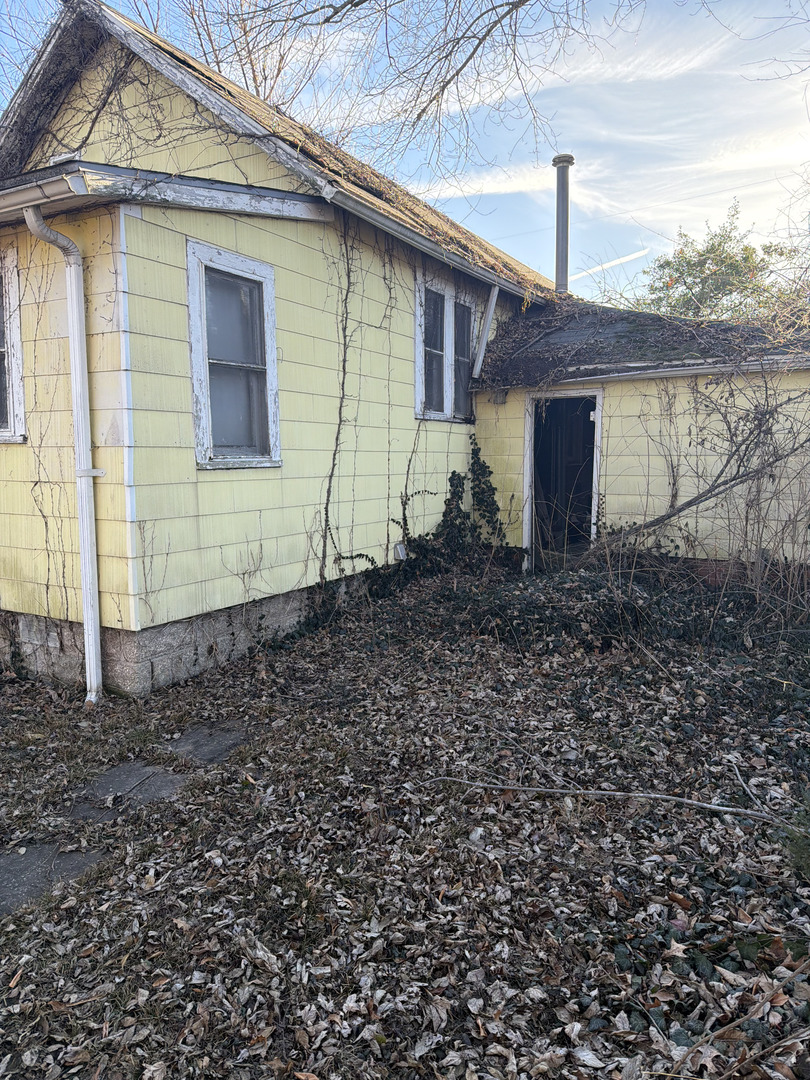 365 South 2nd Street Livingston, IL 62058 - Photo 3 of 6