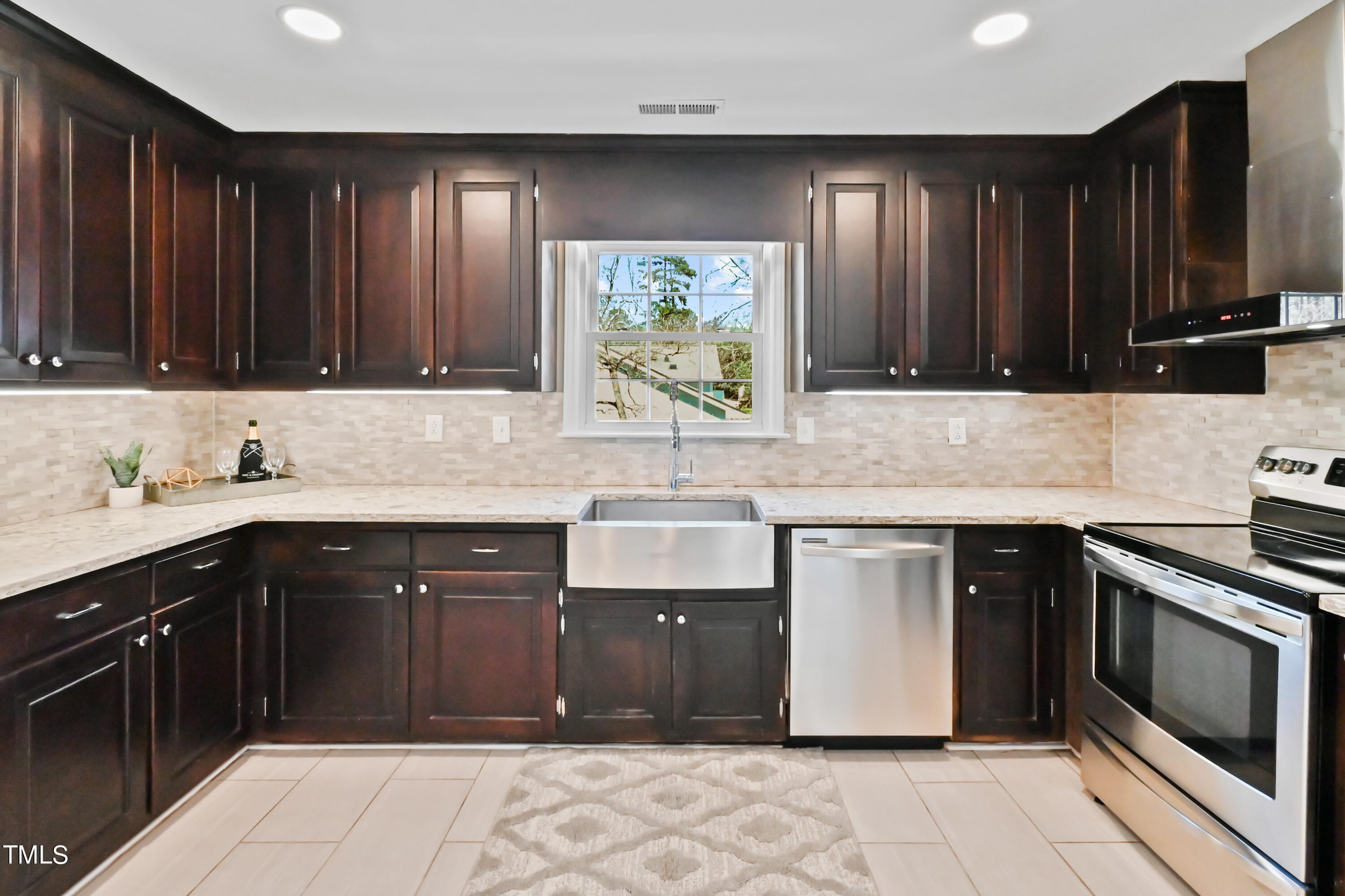 801 Davidson Street Raleigh, NC 27609 - Photo 3 of 44 DSC_0454