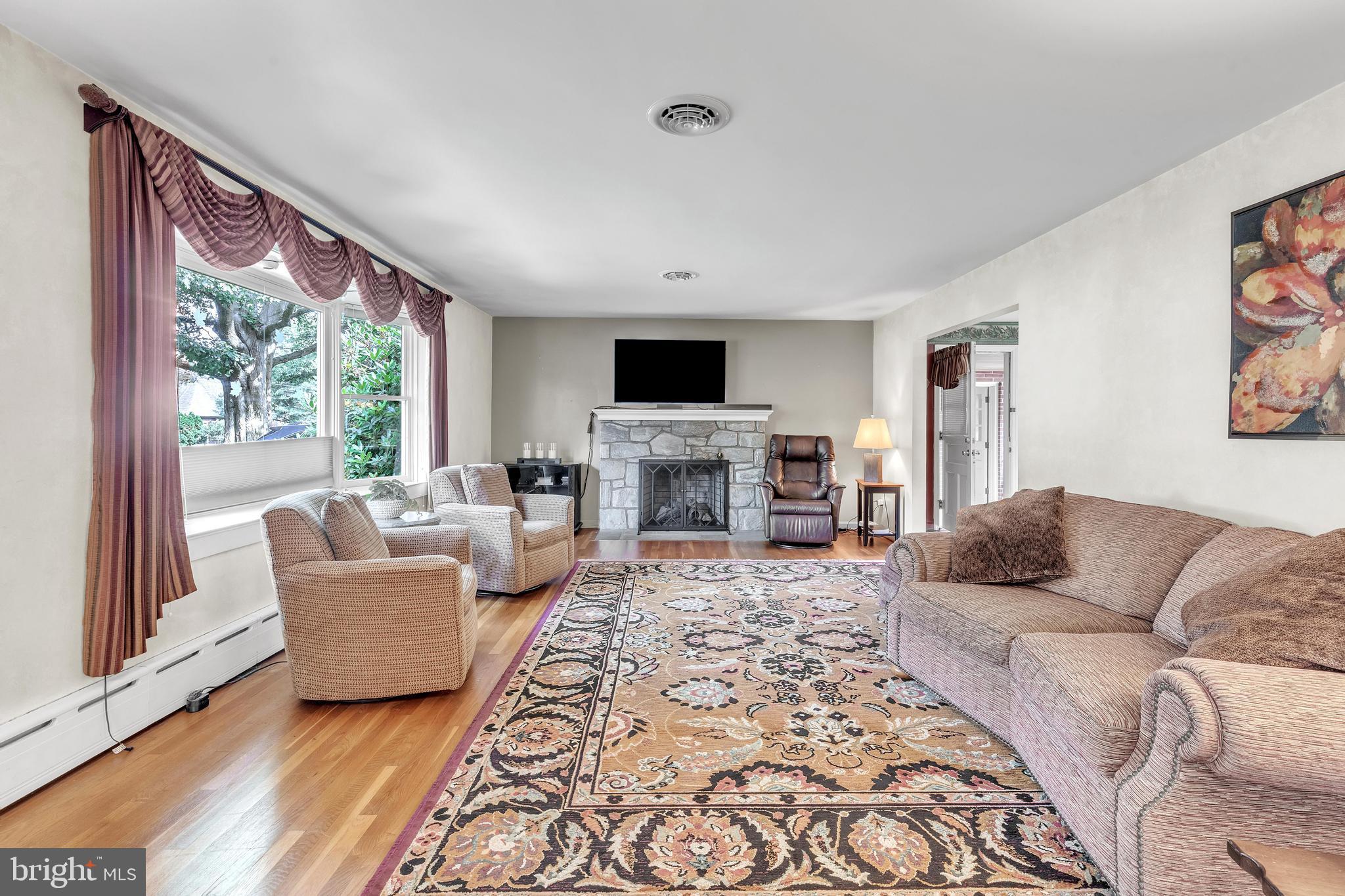 629 South Spruce Street Lititz, PA 17543 - Photo 4 of 30