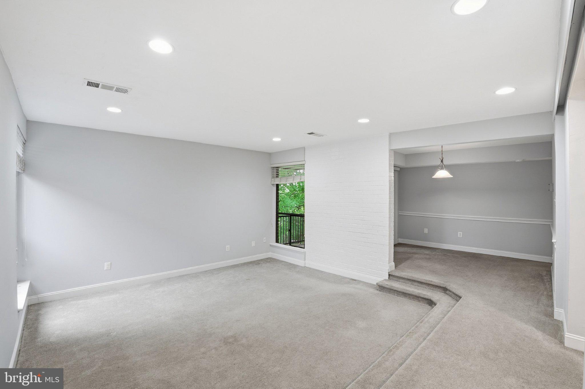 2105 Walsh View Terrace, Unit 15301 Silver Spring, MD 20902 - Photo 12 of 21 Gallery Image 12
