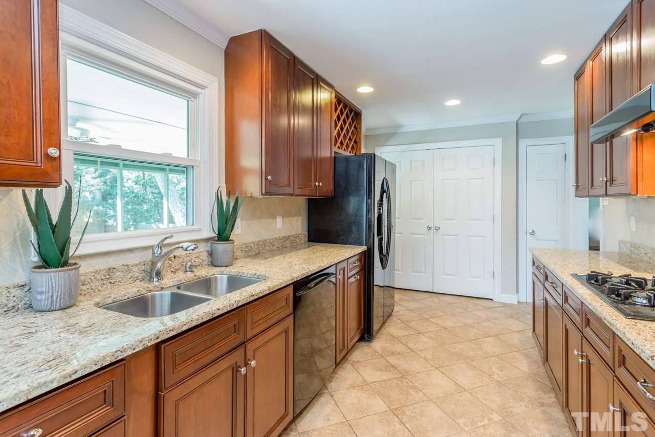 5313 Country Court Raleigh, NC 27609 - Photo 8 of 16