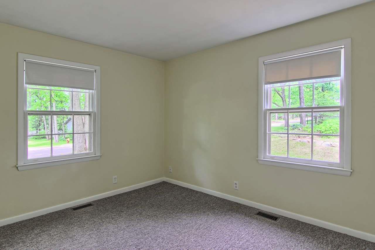 566 Bloomfield Road Traverse City, MI 49686 - Photo 16 of 22 1848028-15.JPG