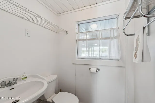 $949,000 | 104 Poplar Point, Pass Christian, MS 39571