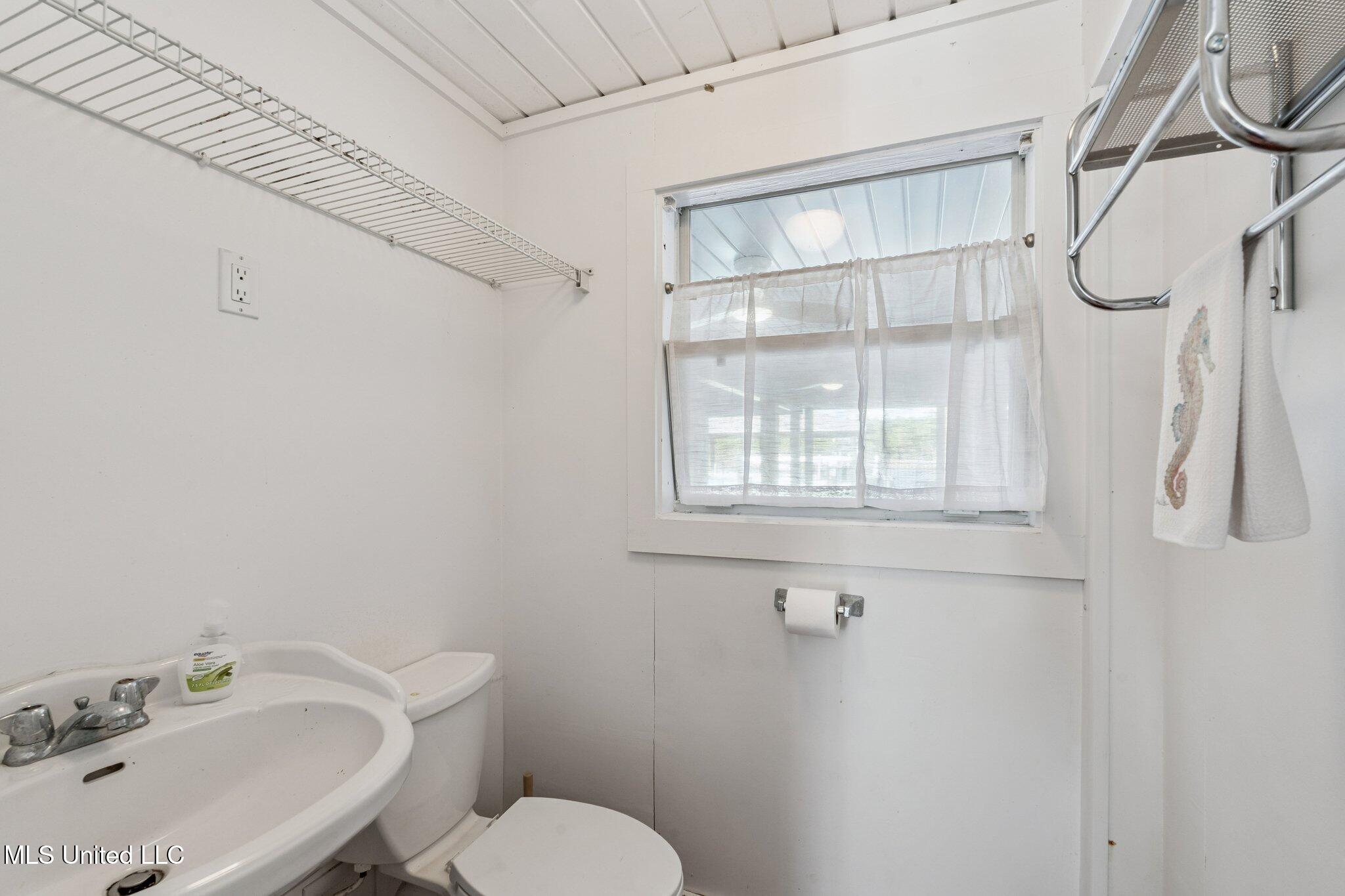 104 Poplar Point Pass Christian, MS 39571 - Photo 29 of 36 031