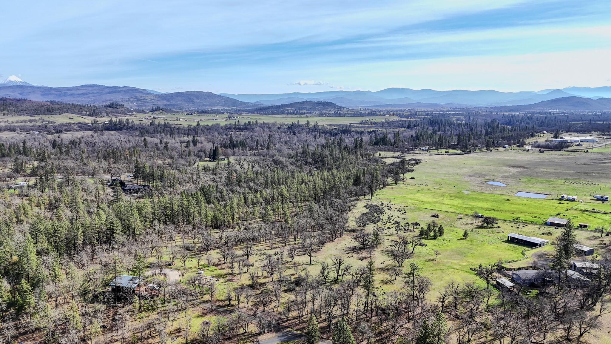 506 Greenleaf Drive Eagle Point, OR 97524 - Photo 7 of 38 DJI_20260227135320_0489_D