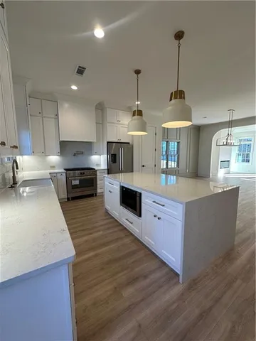 $715,000 | 345 Sugarview Road, Sugar Hill, GA 30518