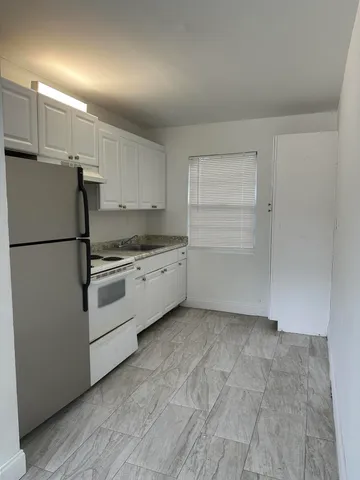 $1,450 | 608 5th Street, Unit 8, West Palm Beach, FL 33401