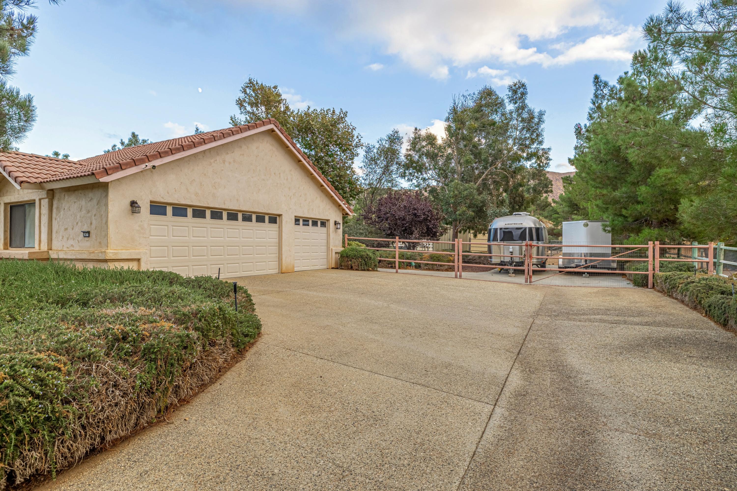 2470 Trails End Road Acton, CA 93510 - Photo 4 of 59 JMY_0823-HDR