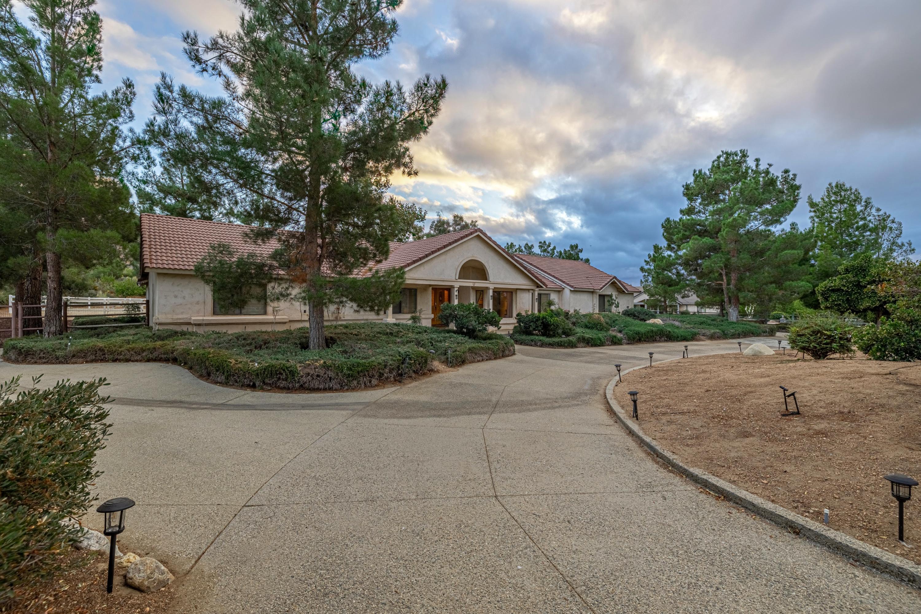 2470 Trails End Road Acton, CA 93510 - Photo 6 of 59 JMY_0843-HDR