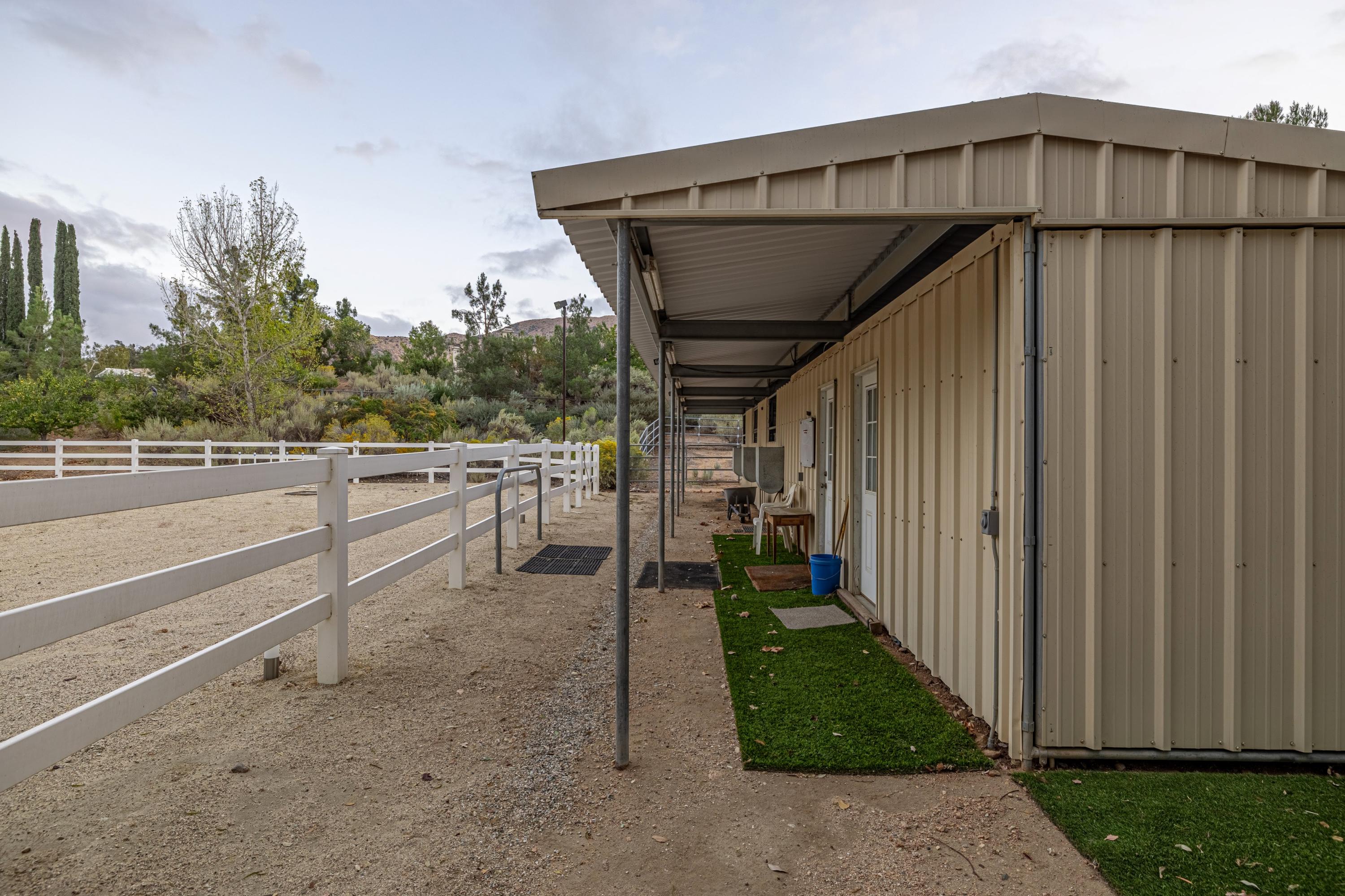 2470 Trails End Road Acton, CA 93510 - Photo 51 of 59 JMY_0915-HDR
