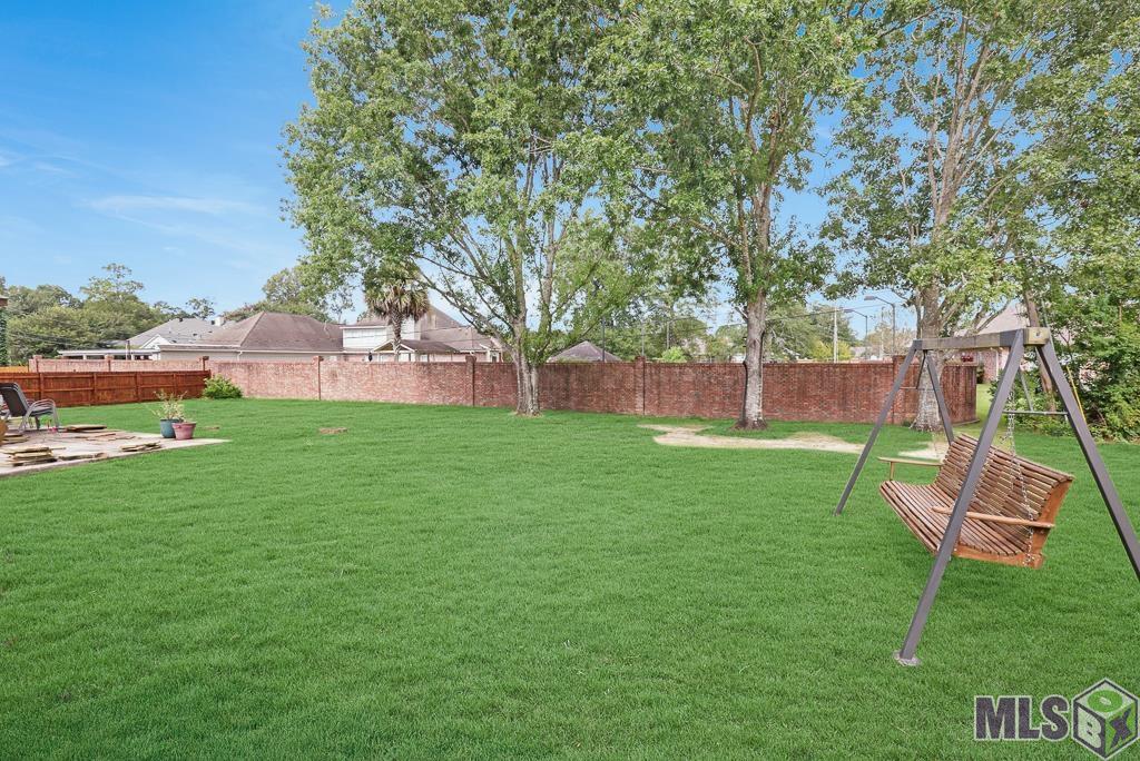 1030 Pompey Drive Baton Rouge, LA 70816 - Photo 31 of 34 Backyard