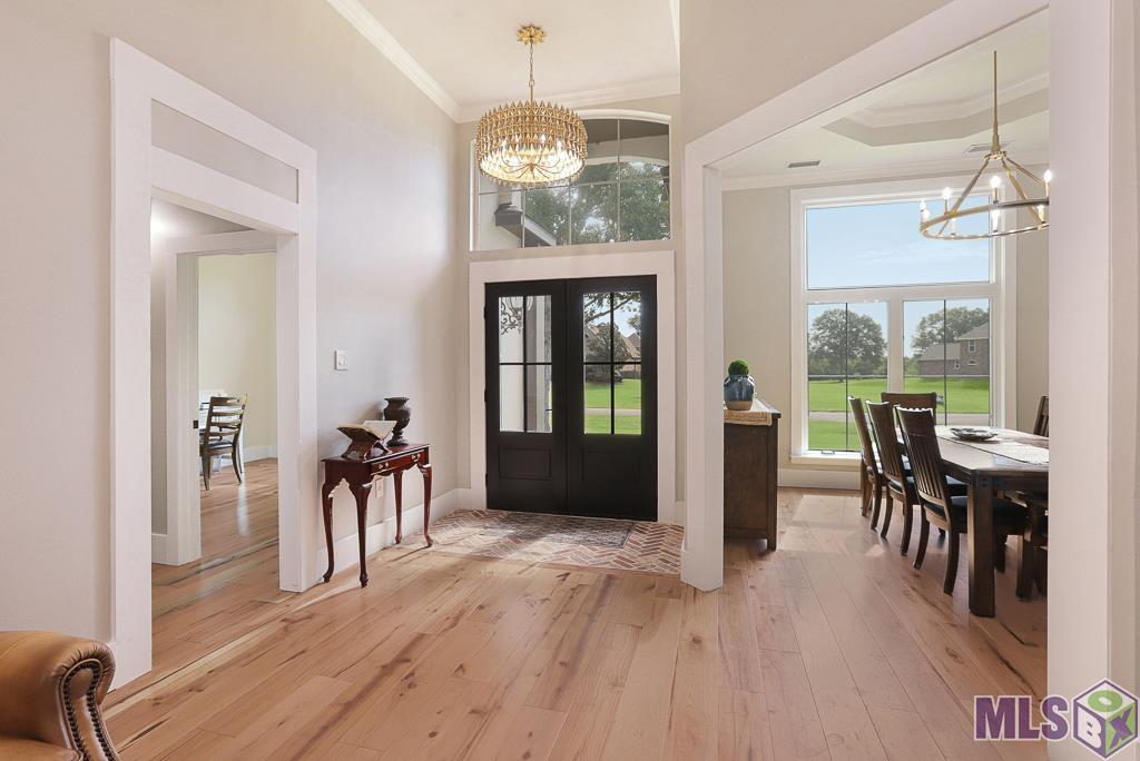 1030 Pompey Drive Baton Rouge, LA 70816 - Photo 4 of 34 Foyer