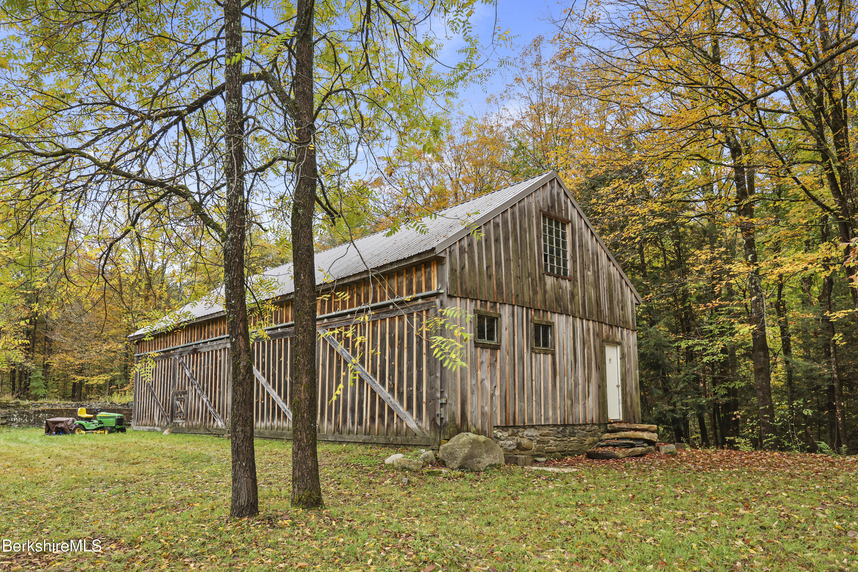 327 Chester Road Becket, MA 01223 - Photo 35 of 49 Barn