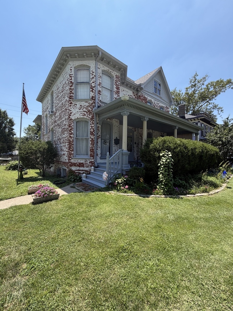 451 West Macon Street Decatur, IL 62522 - Photo 1 of 40