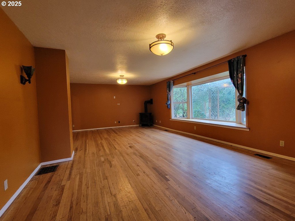 2910 Southeast Hillyard Road Gresham, OR 97080 - Photo 12 of 34