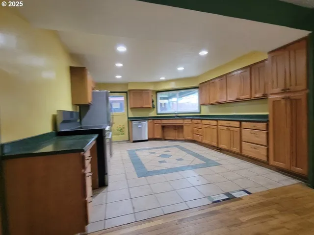 $484,000 | 2910 Southeast Hillyard Road, Gresham, OR 97080