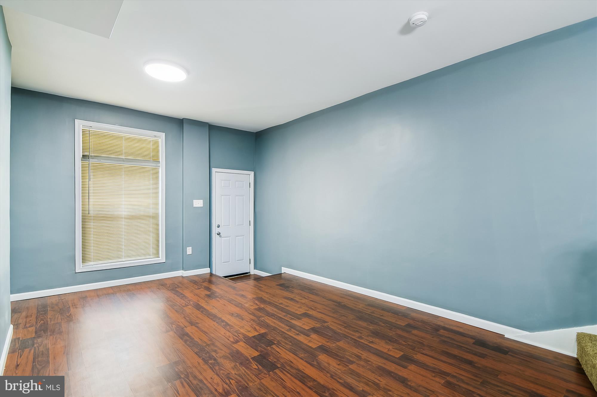 1648 Normal Avenue Baltimore, MD 21213 - Photo 13 of 44 Living Room