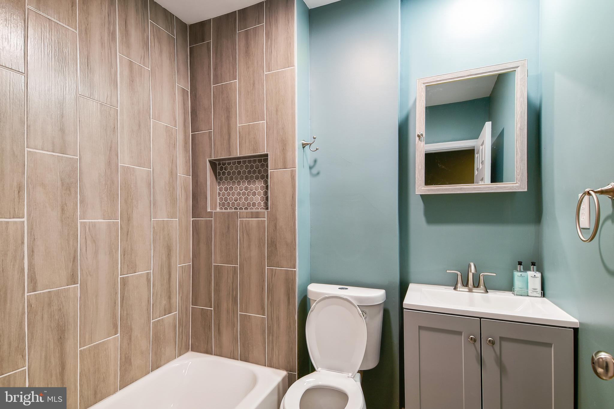 1648 Normal Avenue Baltimore, MD 21213 - Photo 18 of 44 upstairs bath