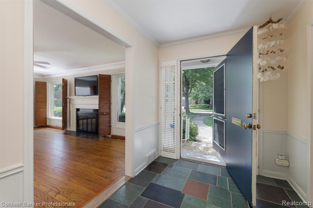 1018 Harvard Road Grosse Pointe, MI 48230 - Photo 6 of 40