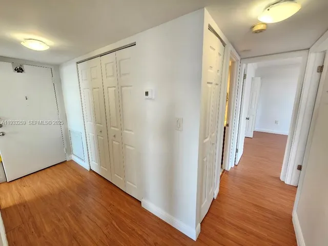 $2,400 | 1300 Northeast Miami Gardens Drive, Unit 706E, Miami, FL 33179