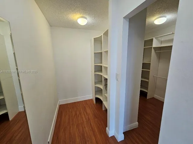 $2,400 | 1300 Northeast Miami Gardens Drive, Unit 706E, Miami, FL 33179