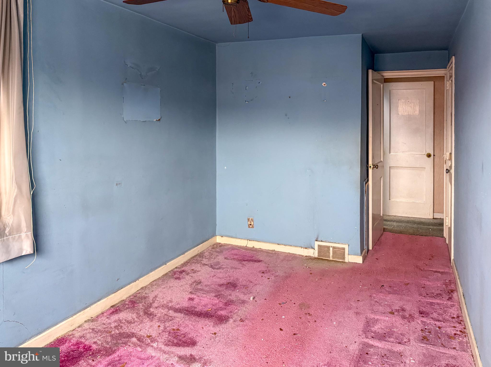 6333 Cottage Street Philadelphia, PA 19135 - Photo 18 of 23 an empty room with an entryway