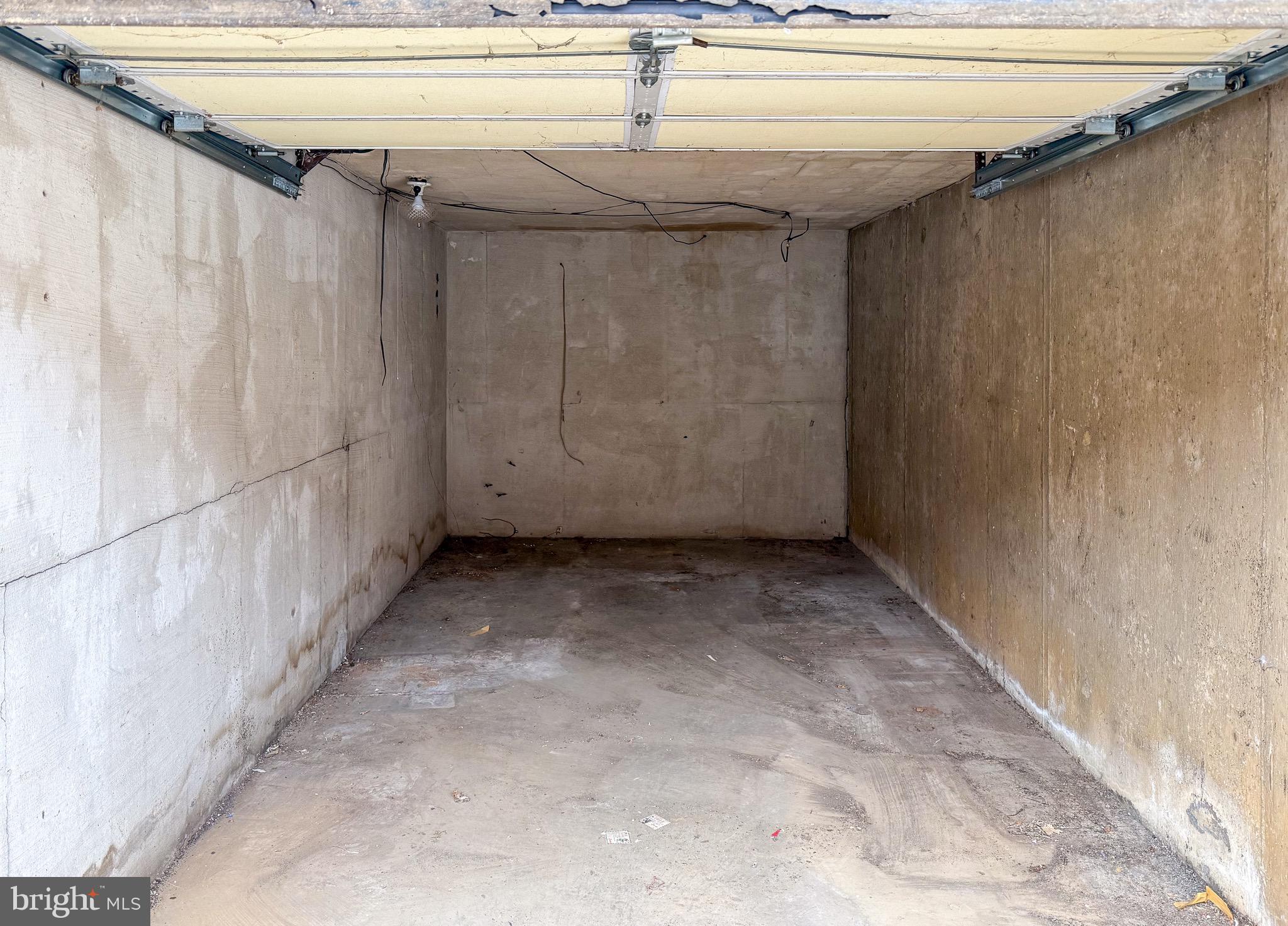 6333 Cottage Street Philadelphia, PA 19135 - Photo 23 of 23 a view of a garage