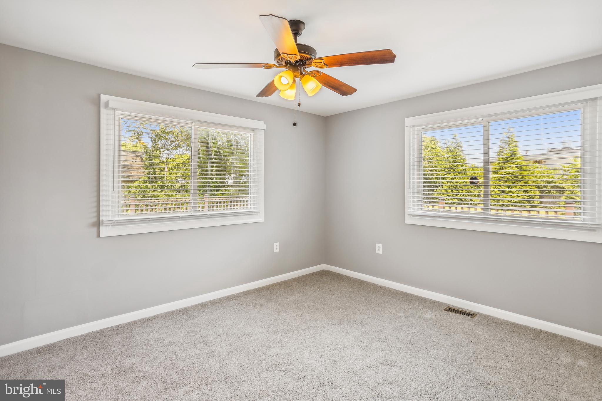 8 Sumac Road Glen Burnie, MD 21060 - Photo 18 of 31 4th bedroom