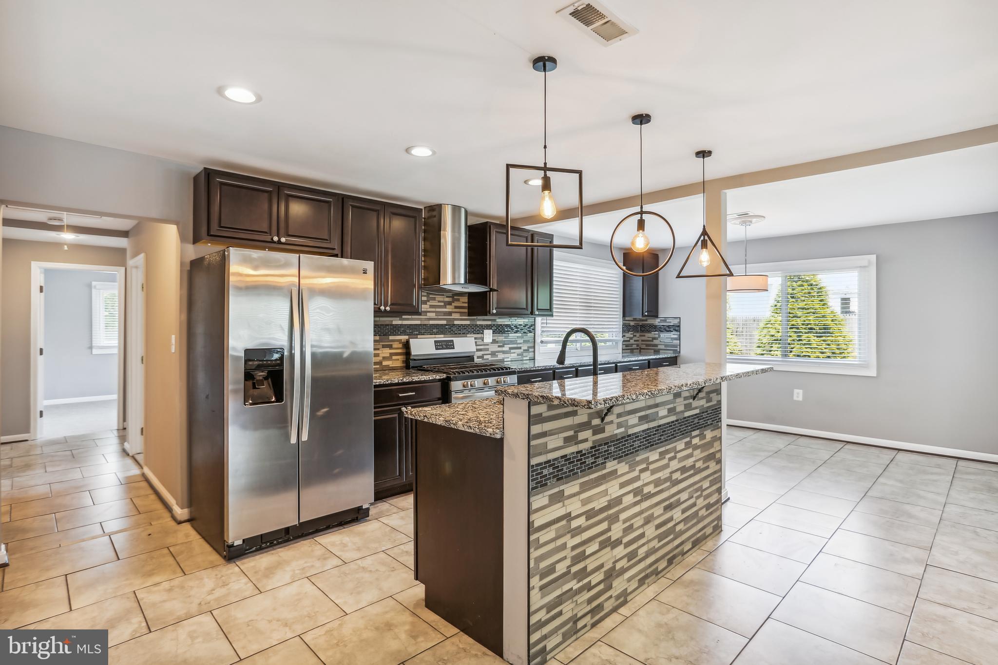 8 Sumac Road Glen Burnie, MD 21060 - Photo 2 of 31 Table space kitchen