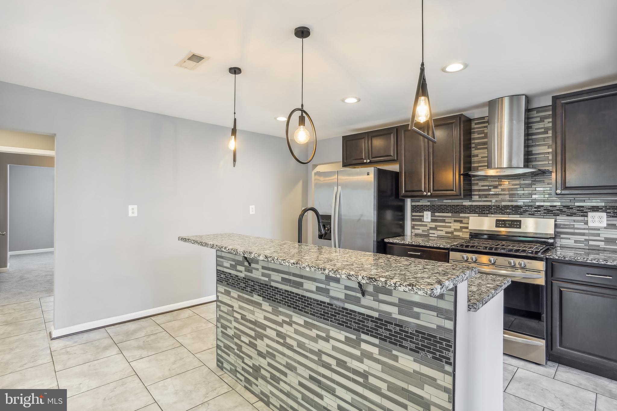 8 Sumac Road Glen Burnie, MD 21060 - Photo 22 of 31 Breakfast bar