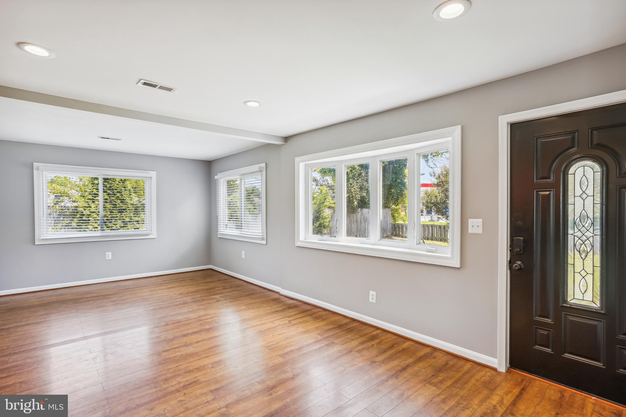 8 Sumac Road Glen Burnie, MD 21060 - Photo 27 of 31 Bay window in the front