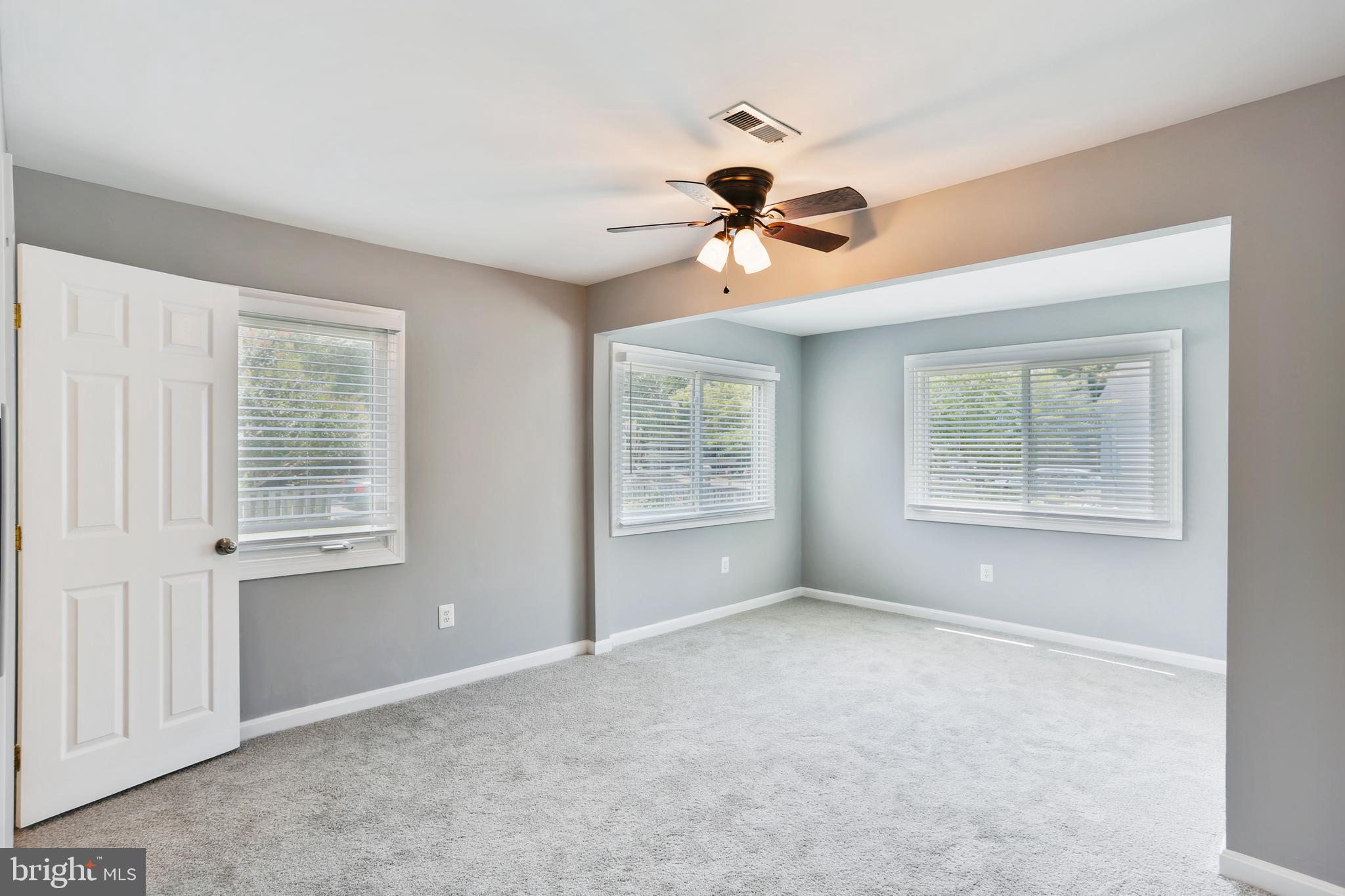 8 Sumac Road Glen Burnie, MD 21060 - Photo 8 of 31 LARGE master bedroom