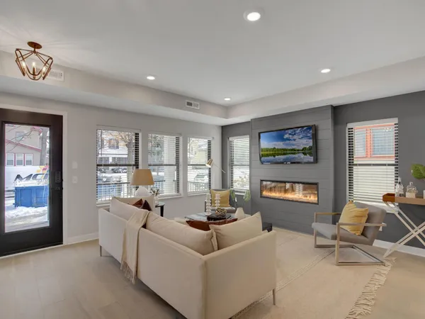 $3,695 | 3630 Colfax Avenue South, Minneapolis, MN 55409
