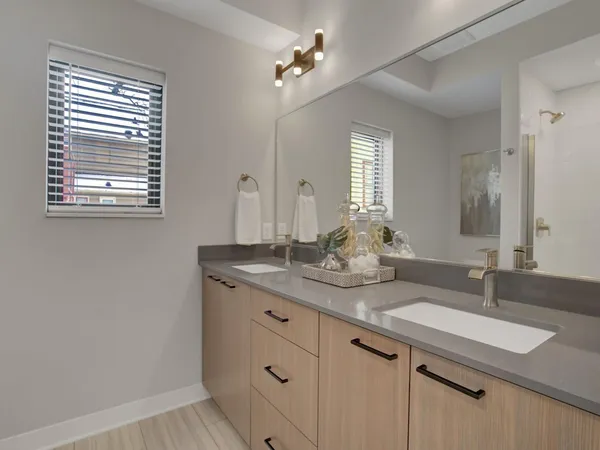 $3,695 | 3630 Colfax Avenue South, Minneapolis, MN 55409