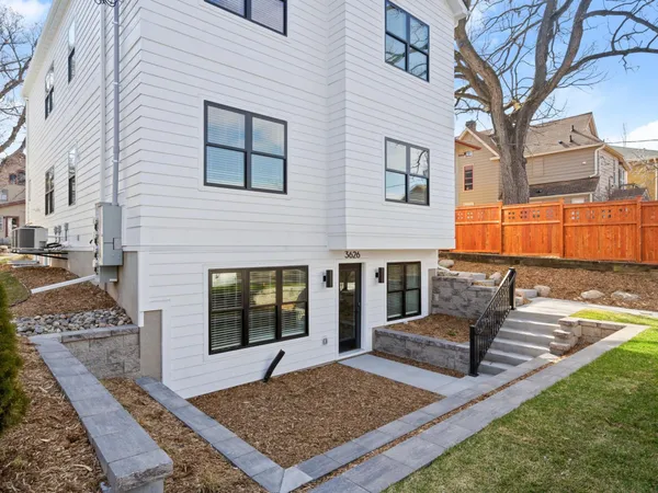 $3,695 | 3630 Colfax Avenue South, Minneapolis, MN 55409