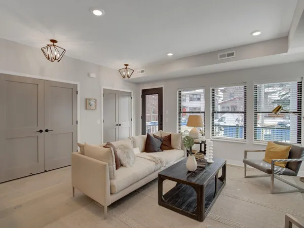 $3,695 | 3630 Colfax Avenue South, Minneapolis, MN 55409