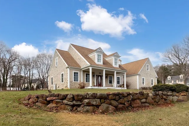 $895,000 | 10 Proud Foot Way, Hanson, MA 02341