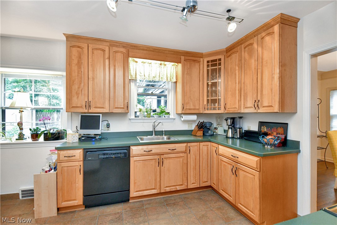 2419 Channing Road Cleveland, OH 44118 - Photo 11 of 22 Gallery Image 11