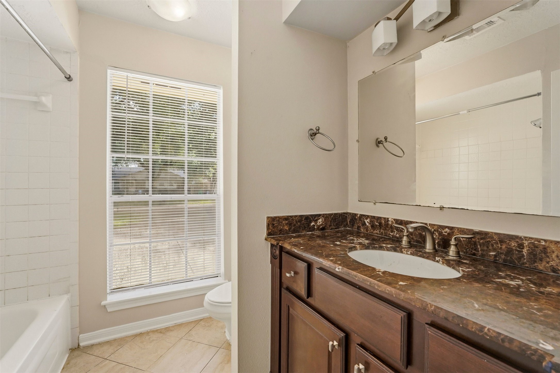 810 Sunnybrook Lane Baytown, TX 77521 - Photo 22 of 27