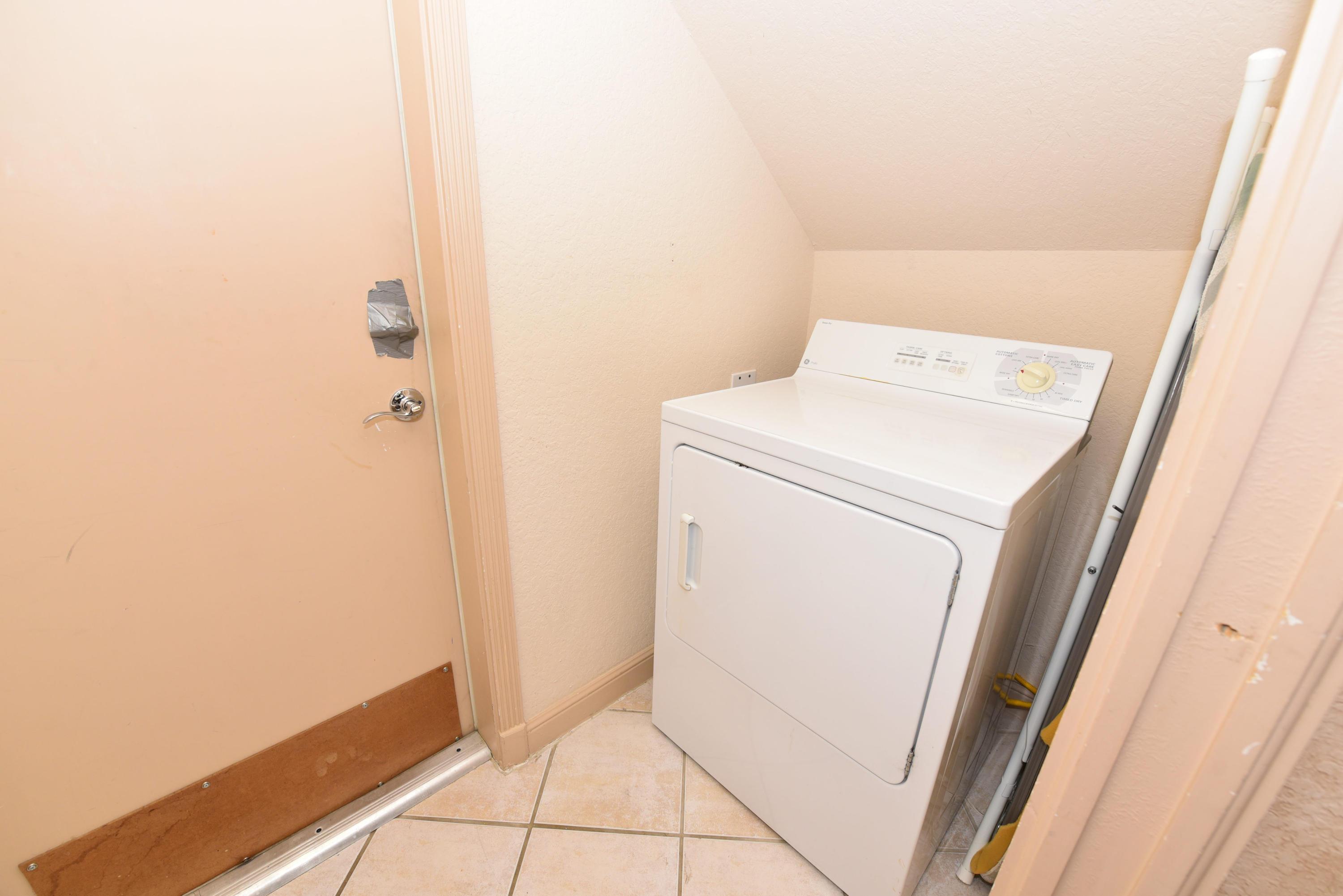 4281 Northwest 66th Lane Boca Raton, FL 33496 - Photo 14 of 21 4281 NW 66th Ln Boca Raton FL-print-021-