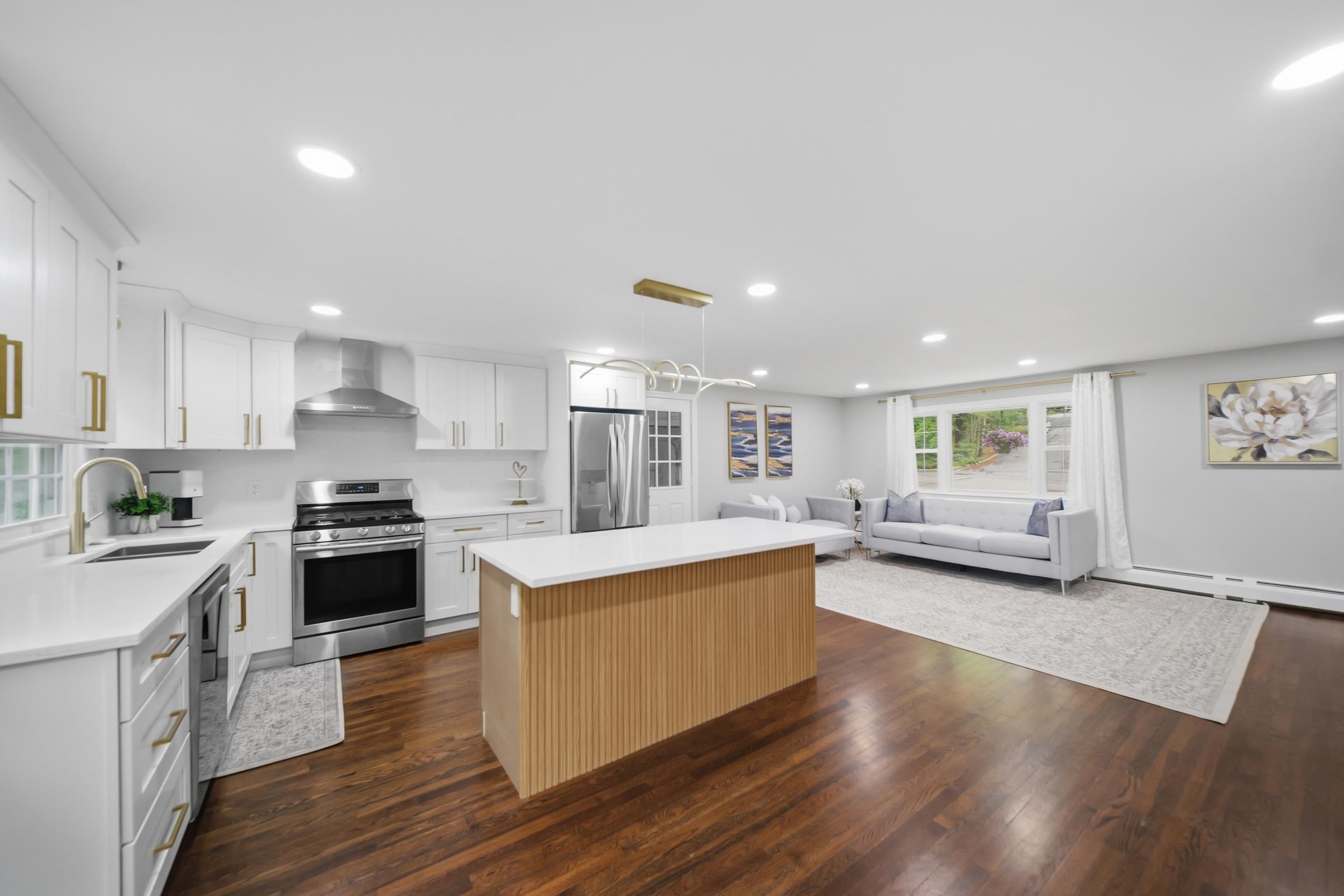 29 Dickens Street Nashua, NH 03062 - Photo 3 of 59
